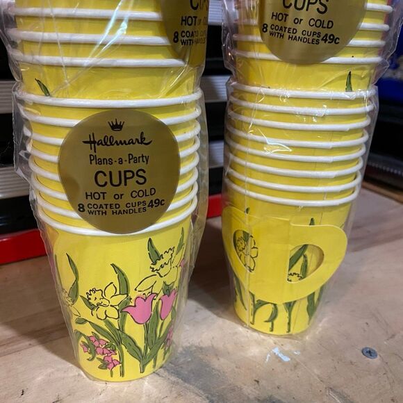 Vintage Hallmark Plans-A-Party Yellow Floral Paper Cups 48 total 9 oz - Picture 3 of 4